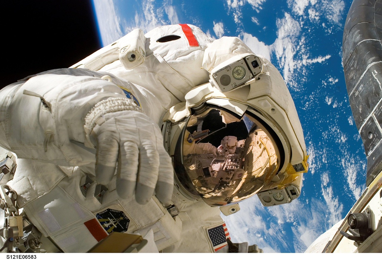 SPACE TECH EXPO Europe THE LARGEST B2B SPACE EVENT IN EUROPE